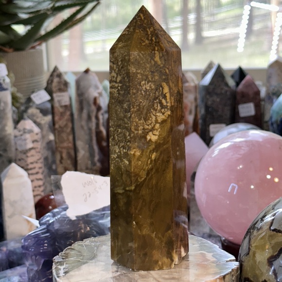 🎄SALE🎄Wood Fossil Crystal Tower! - Picture 3 of 6